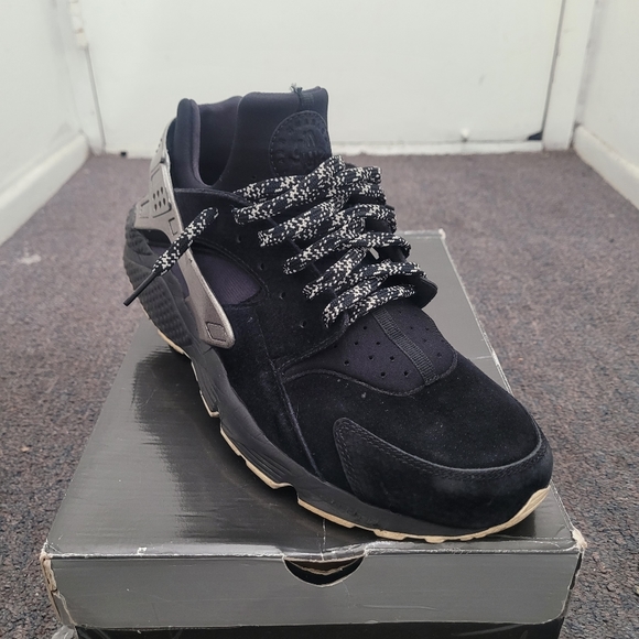 Nike Other - Nike Air Huarache PRM